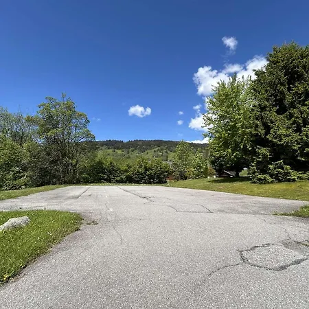 Calme Avec Parking, Vue Montagnes, - Fr-1-597-196 * Demi-Quartier